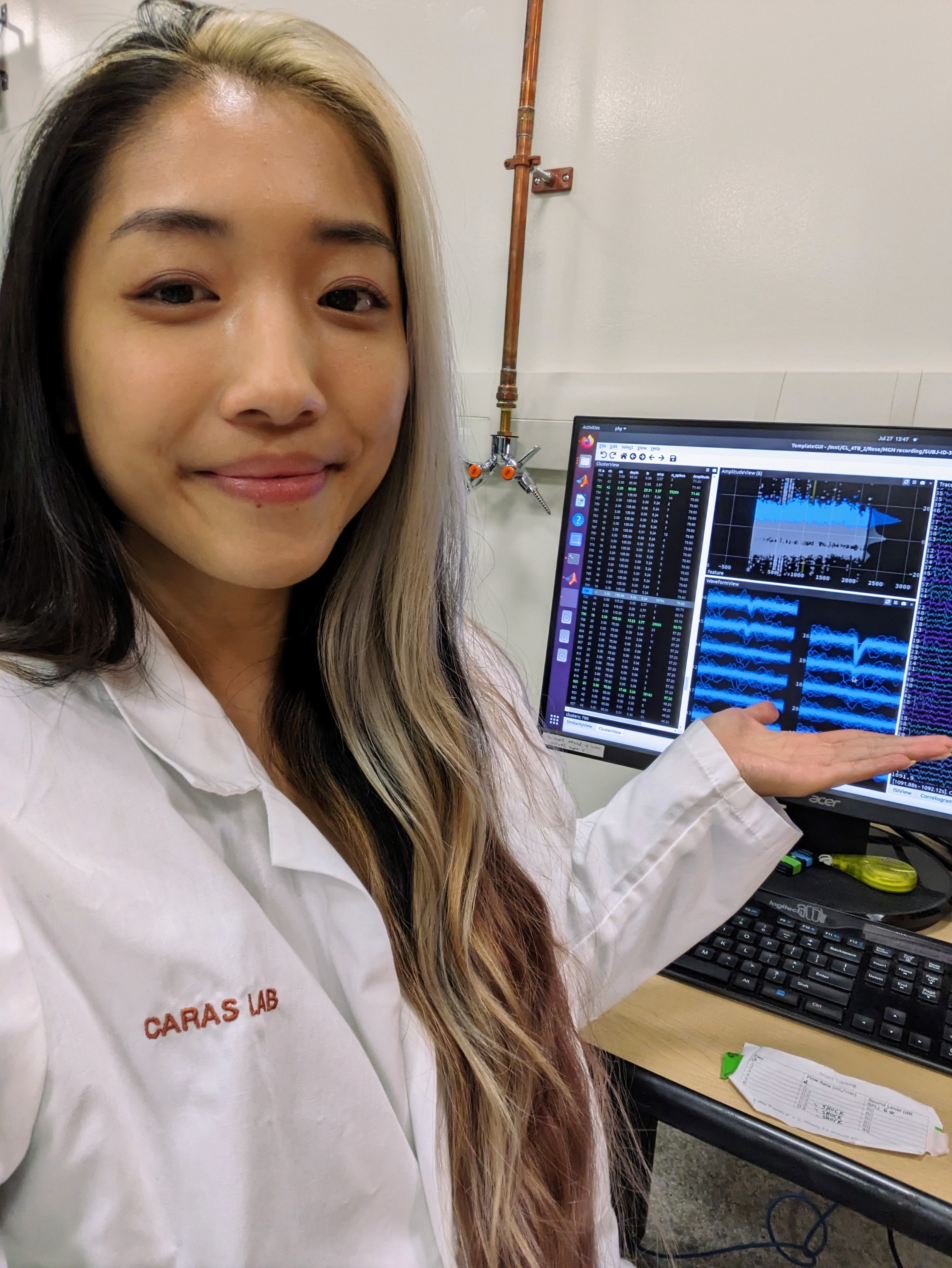 Rose Ying in the Caras lab