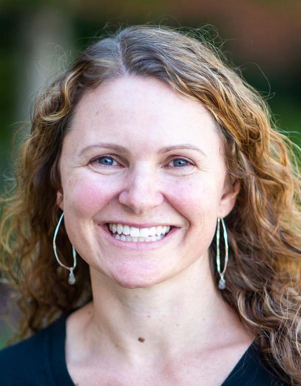 Heidi Fisher headshot