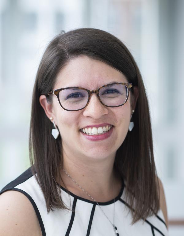 Melissa Caras headshot