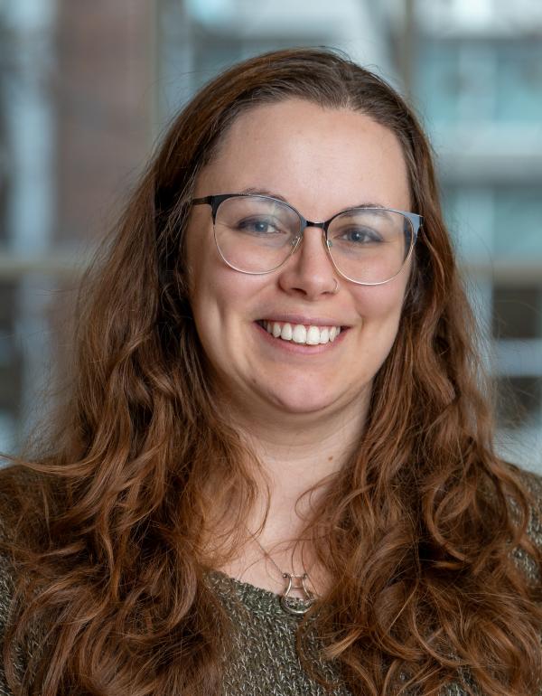 Lucy Irvine headshot