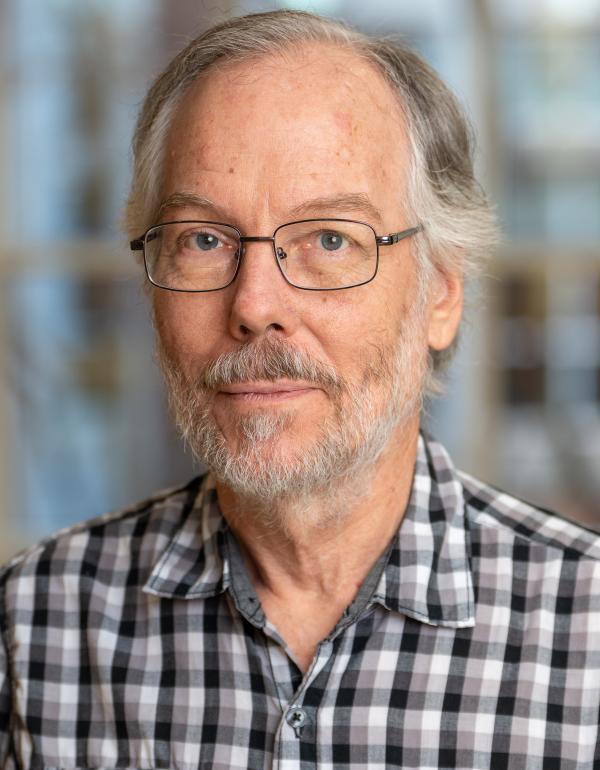 Steve Mount headshot