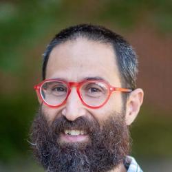Joshua Singer headshot